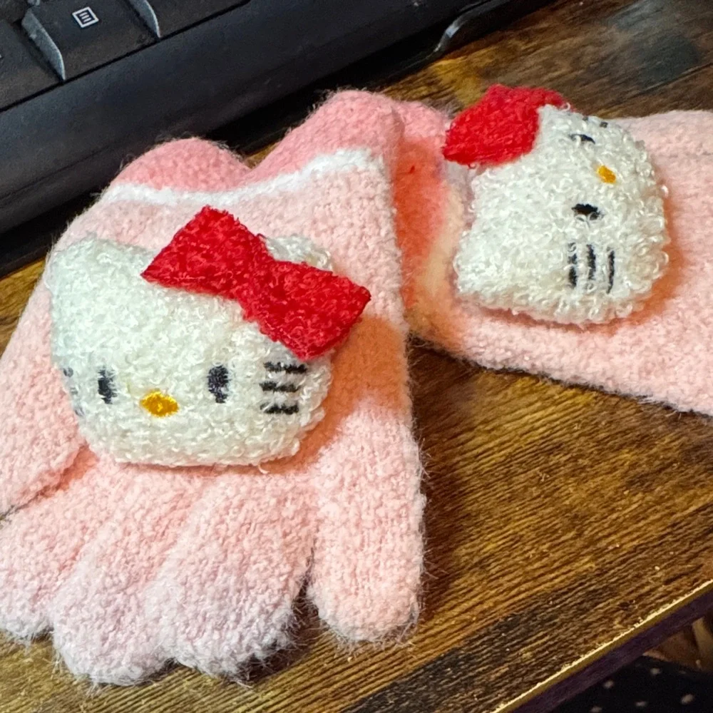 Hello Kitty NWT Cute Gloves for Kids